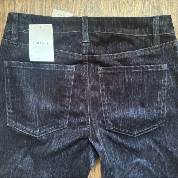 Forever 21 Low Rise Slim Flare Jeans Size 26 Black Blue - Picture 8 of 8